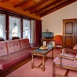 Astoria 3*
